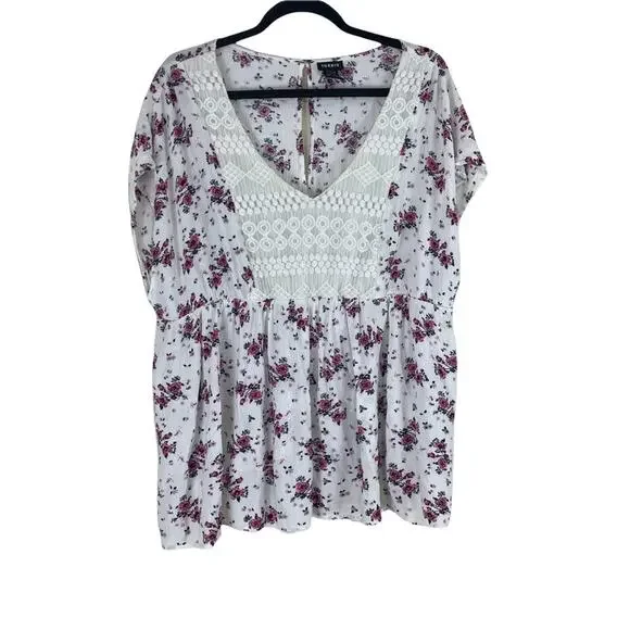 Torrid Floral Print Gauze Lace Inset Top Plus Size 2X - Picture 2 of 3